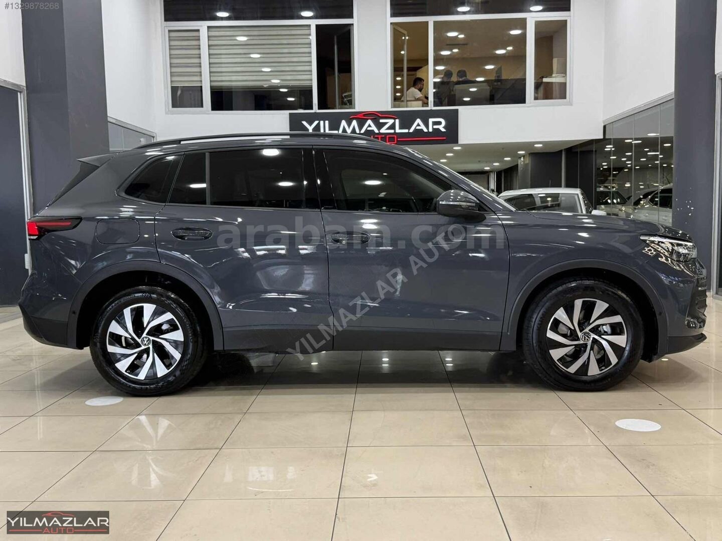 Galeriden Volkswagen Tiguan 1.5 TSI Life 2024 Model İstanbul 18.000 km Gri 4