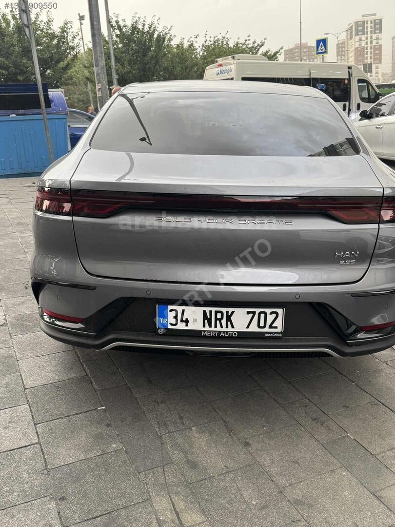 Galeriden BYD Han Executive 2025 Model İstanbul 6.001 km Gri 3