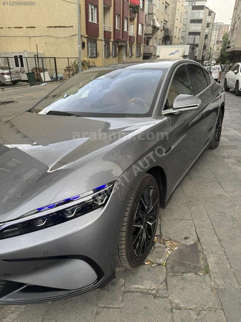 Galeriden BYD Han Executive 2025 Model İstanbul 6.001 km Gri 4