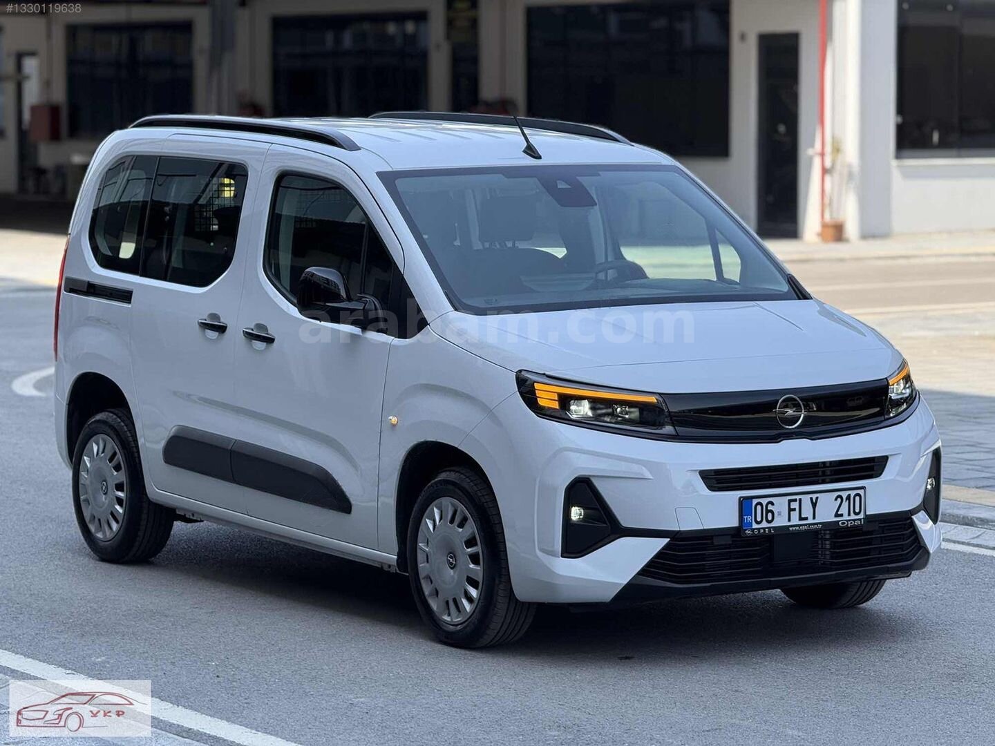 Galeriden Opel Combo 1.5 CDTI Essential 2025 Model Adana 3.900 km Beyaz 3