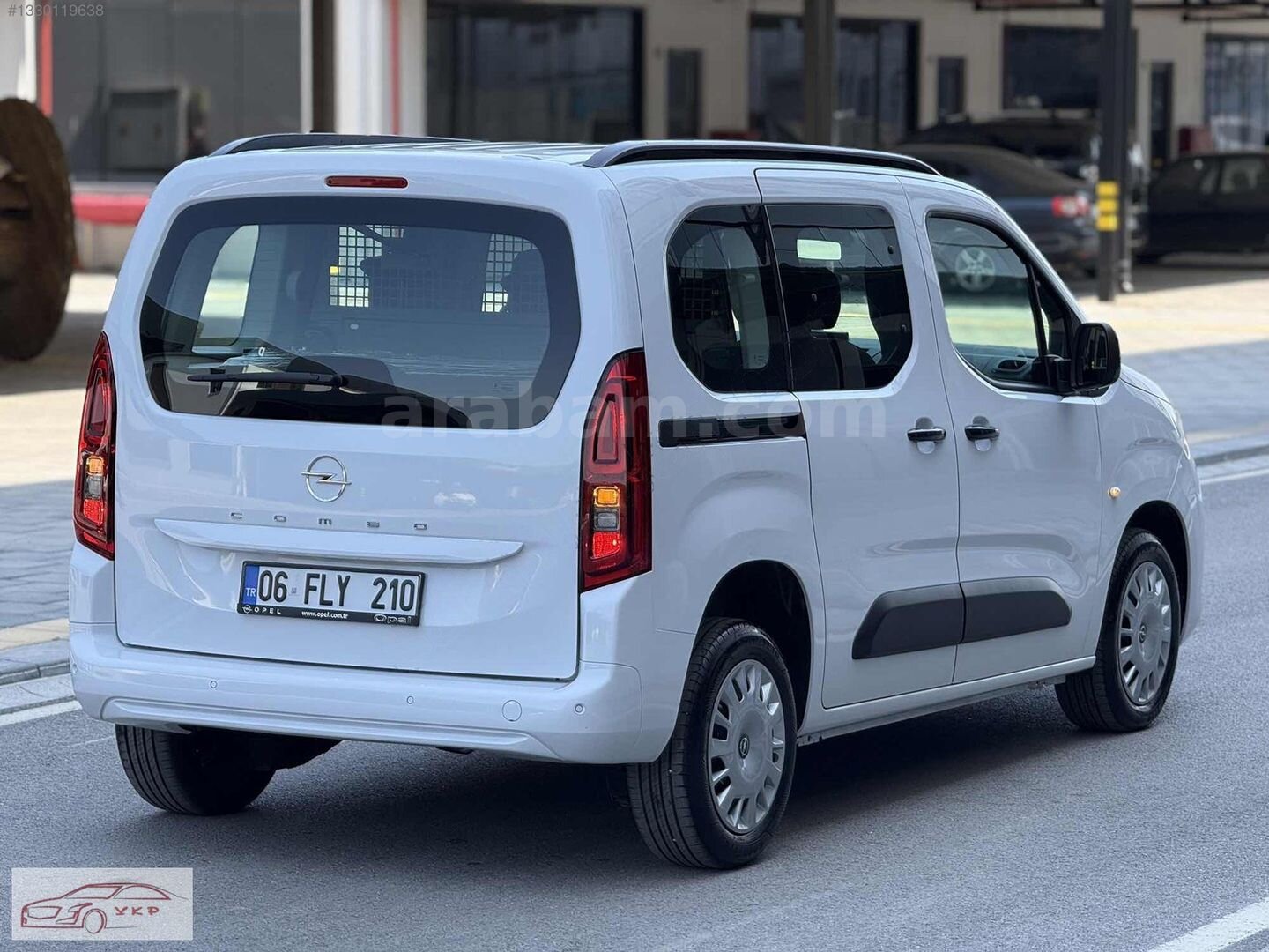 Galeriden Opel Combo 1.5 CDTI Essential 2025 Model Adana 3.900 km Beyaz 5