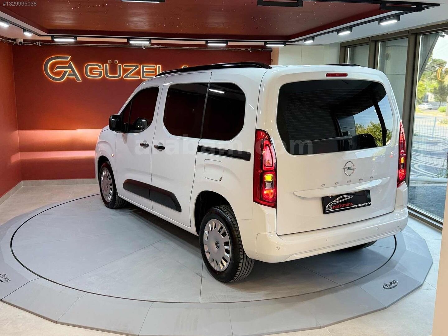 Galeriden Opel Combo 1.5 CDTI Essential 2025 Model Balıkesir 13.000 km Beyaz 6