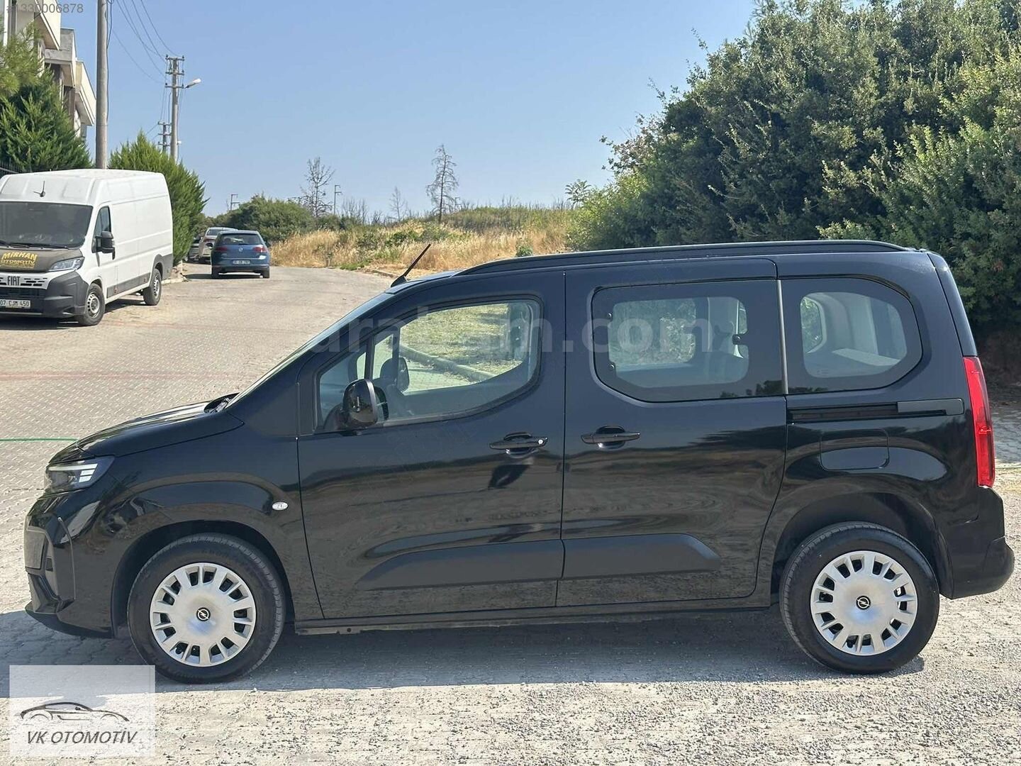 Galeriden Opel Combo 1.5 CDTI Essential 2025 Model İzmir 35.400 km Siyah 5