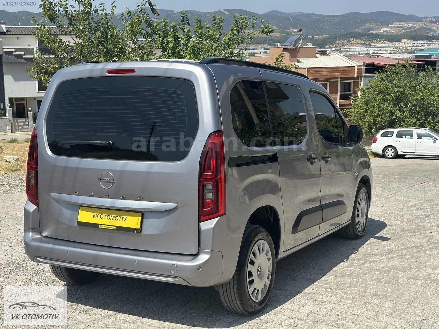 Galeriden Opel Combo 1.5 CDTI Essential 2025 Model İzmir 42.000 km Gri 4
