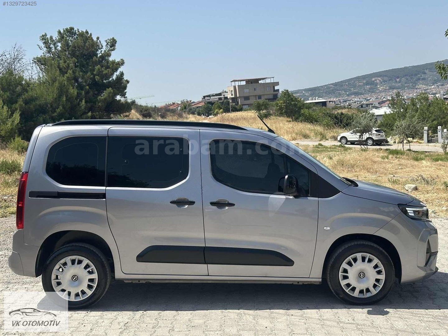Galeriden Opel Combo 1.5 CDTI Essential 2025 Model İzmir 42.000 km Gri 6