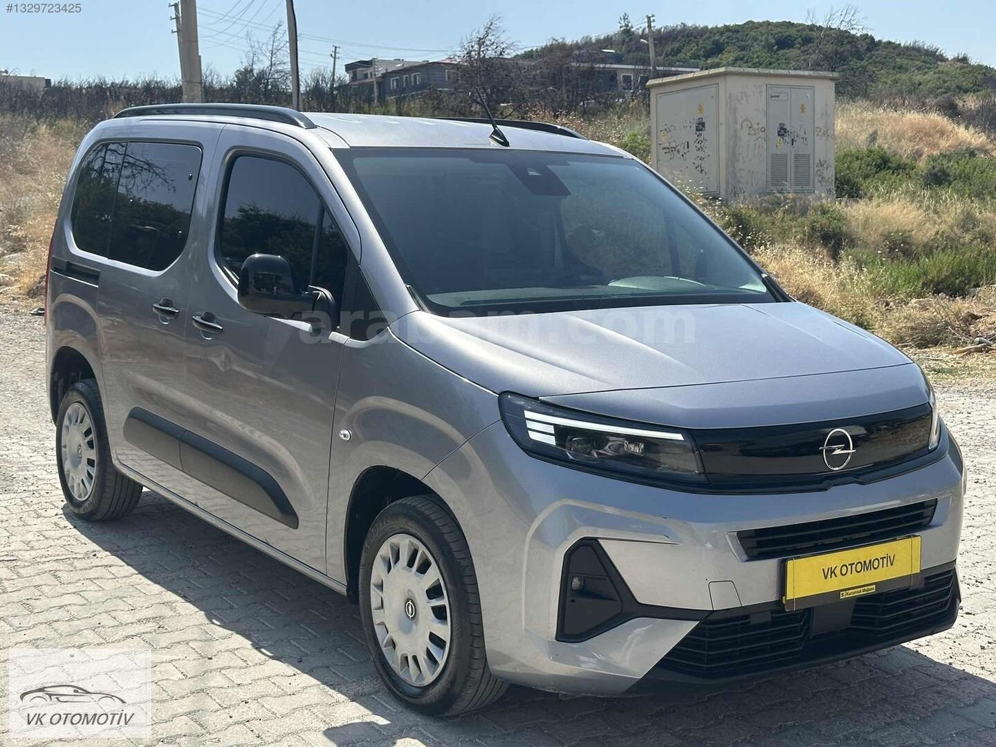 Galeriden Opel Combo 1.5 CDTI Essential 2025 Model İzmir 42.000 km Gri 3