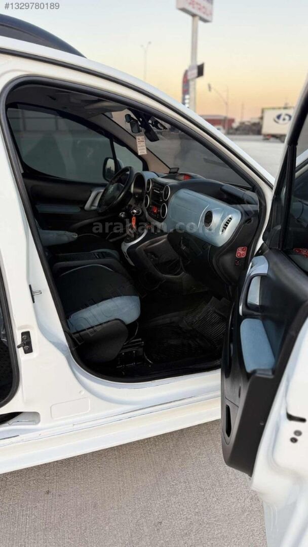 Galeriden Citroen Berlingo 1.6 HDi Selection 2012 Model Gaziantep 220.000 km Beyaz 6