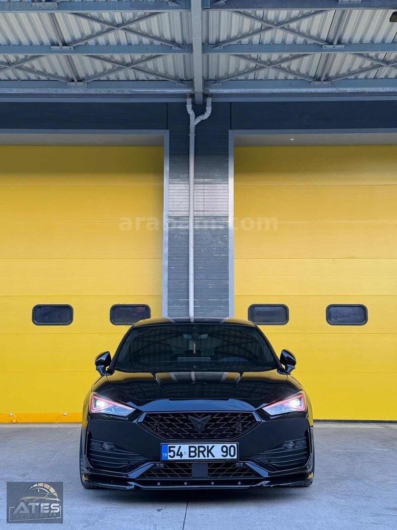 Galeriden Cupra Leon 1.5 eTSI Standart 2023 Model Sakarya 50.000 km Siyah 3
