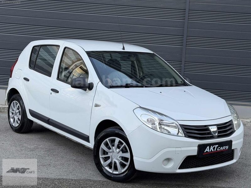 2011 MODEL 1.4 AMBİANCE 150 KM TERTEMİZ DACİA SANDERO