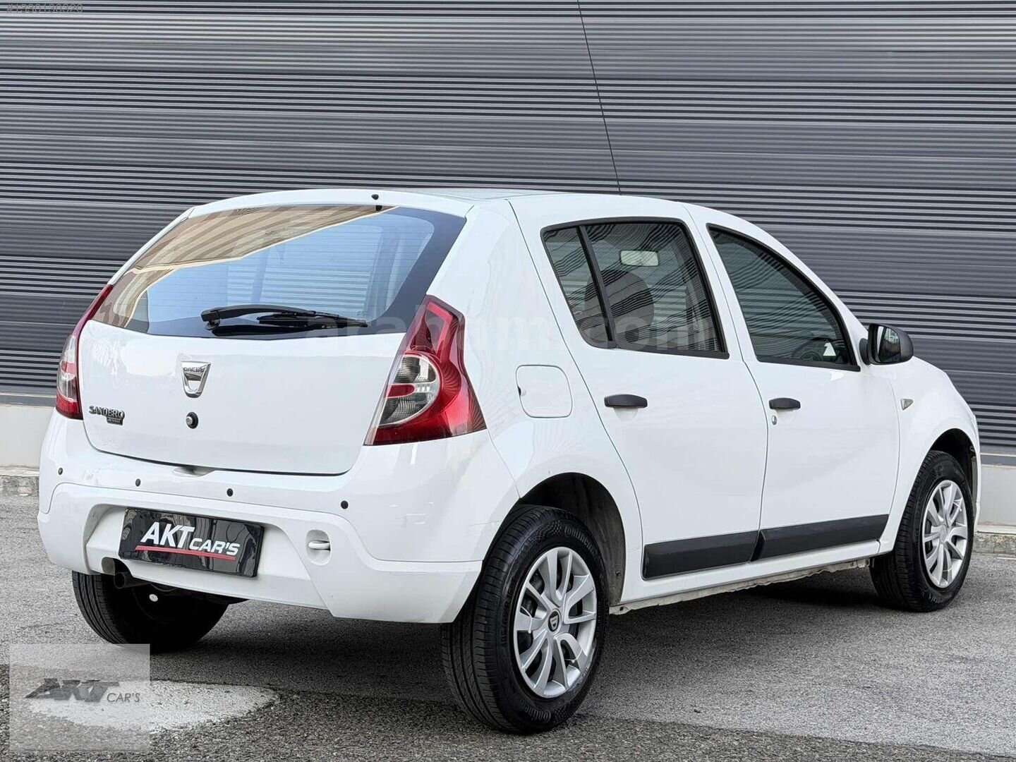 2011 MODEL 1.4 AMBİANCE 150 KM TERTEMİZ DACİA SANDERO 6
