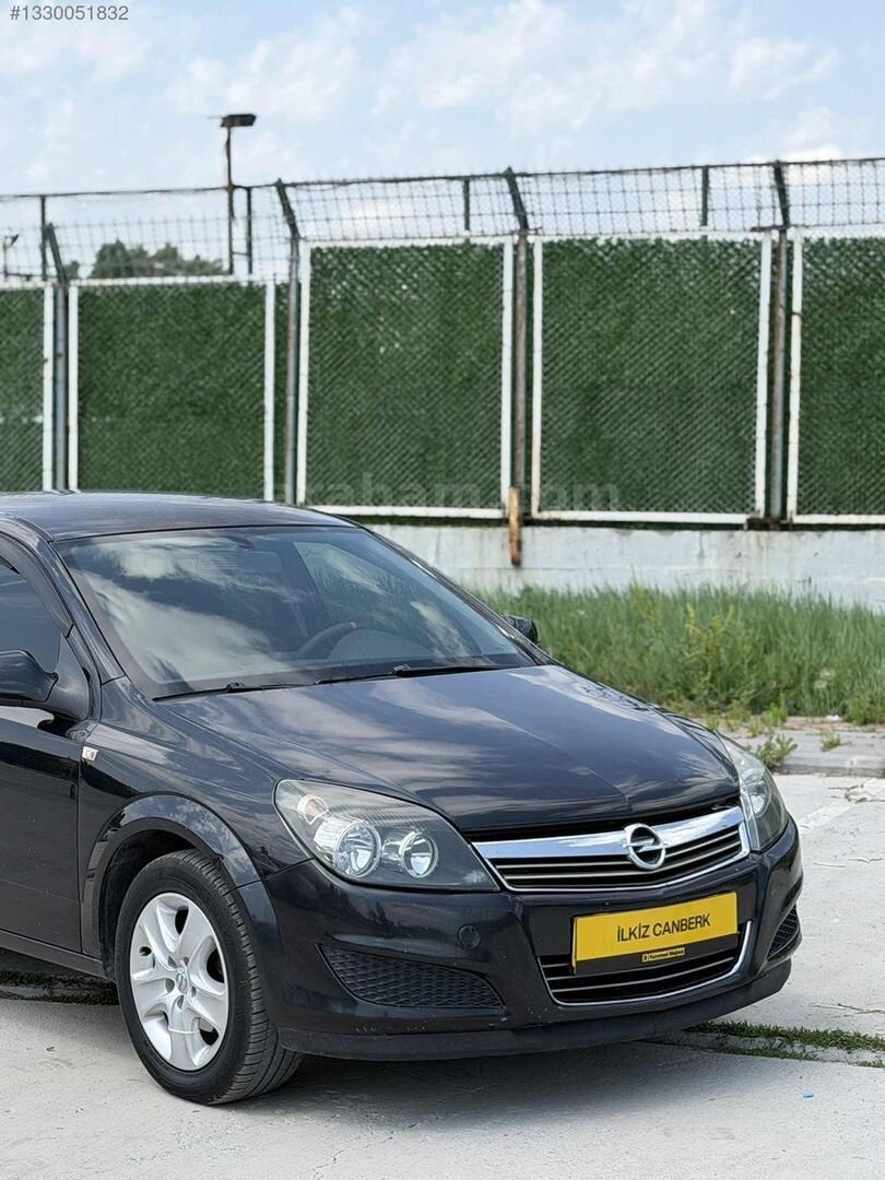 Galeriden Opel Astra 1.6 Essentia 2012 Model Kars 148.000 km Siyah 3
