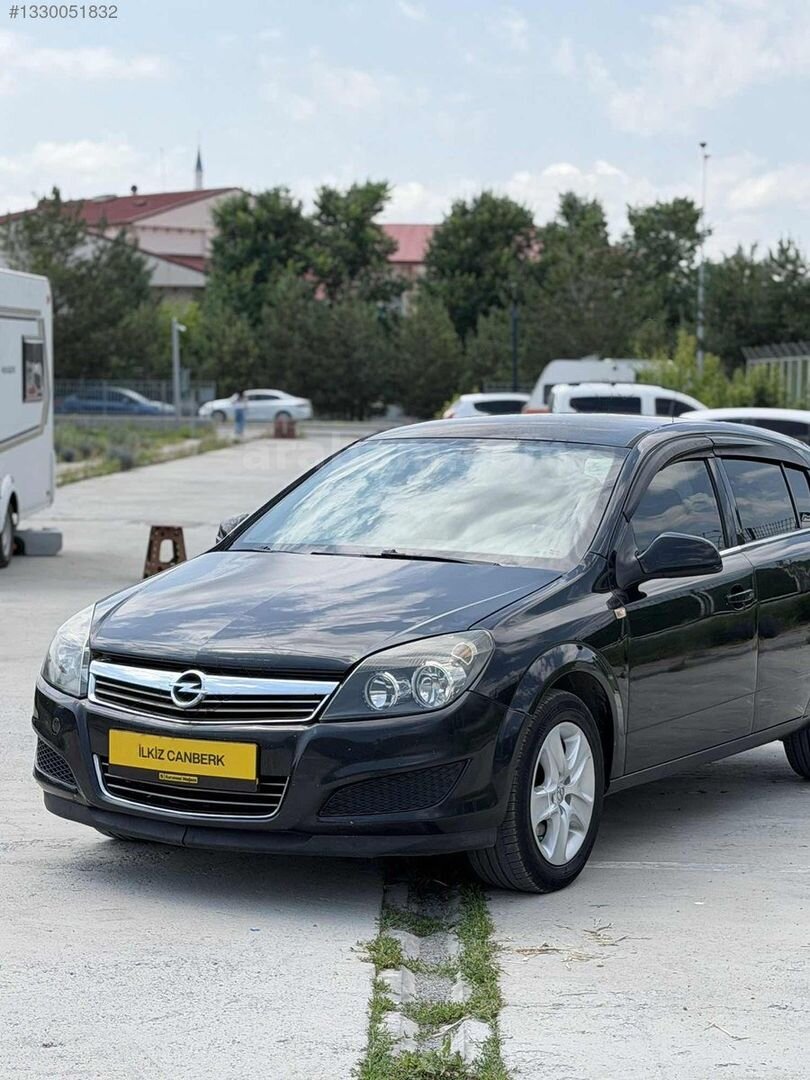 Galeriden Opel Astra 1.6 Essentia 2012 Model Kars 148.000 km Siyah 4
