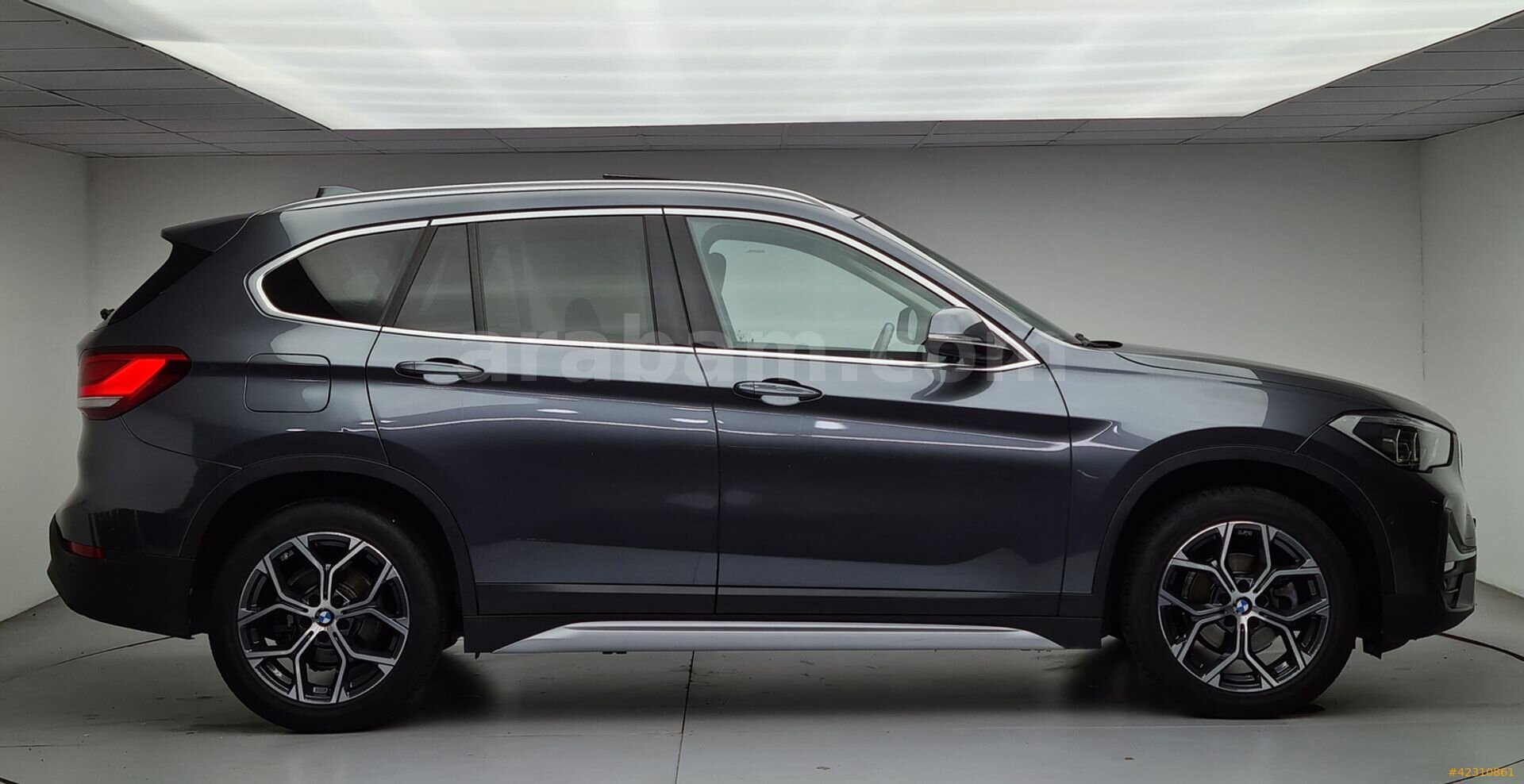 Galeriden BMW X1 16d sDrive X Line 2021 Model İstanbul 31.222 km Gri 4
