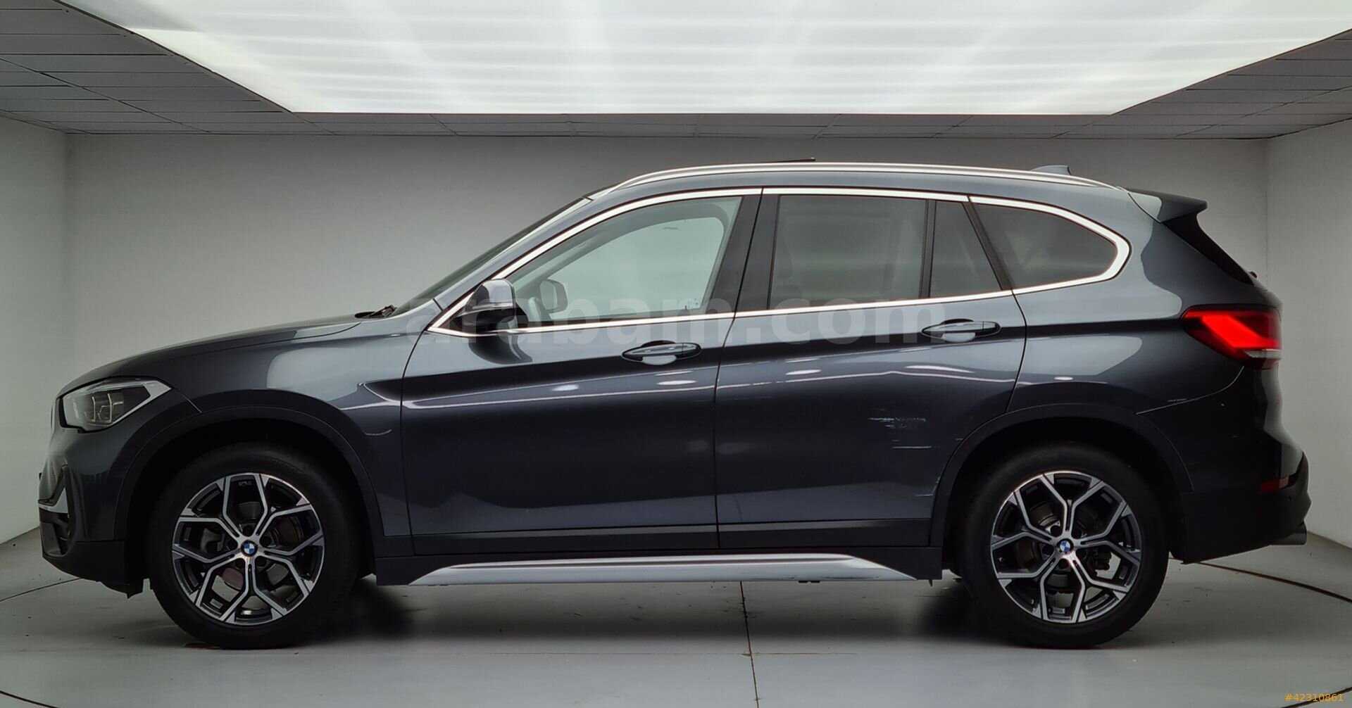 Galeriden BMW X1 16d sDrive X Line 2021 Model İstanbul 31.222 km Gri 5