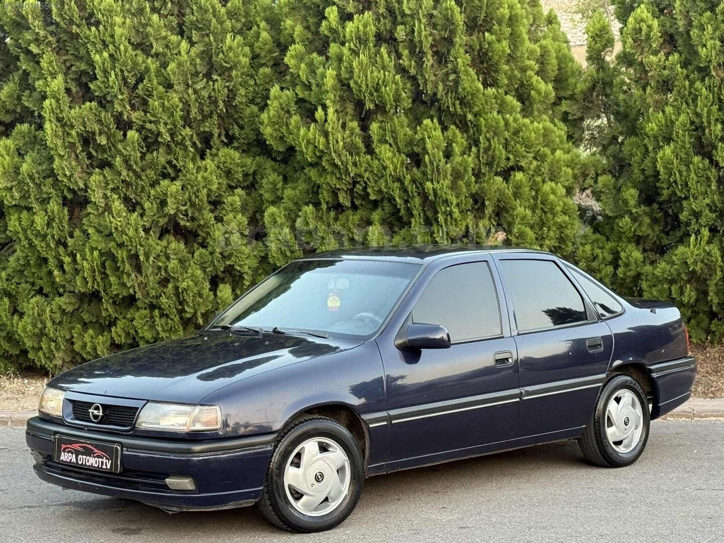 Galeriden Opel Vectra 2.0 GLS 1995 Model Denizli 260.000 km Lacivert 1