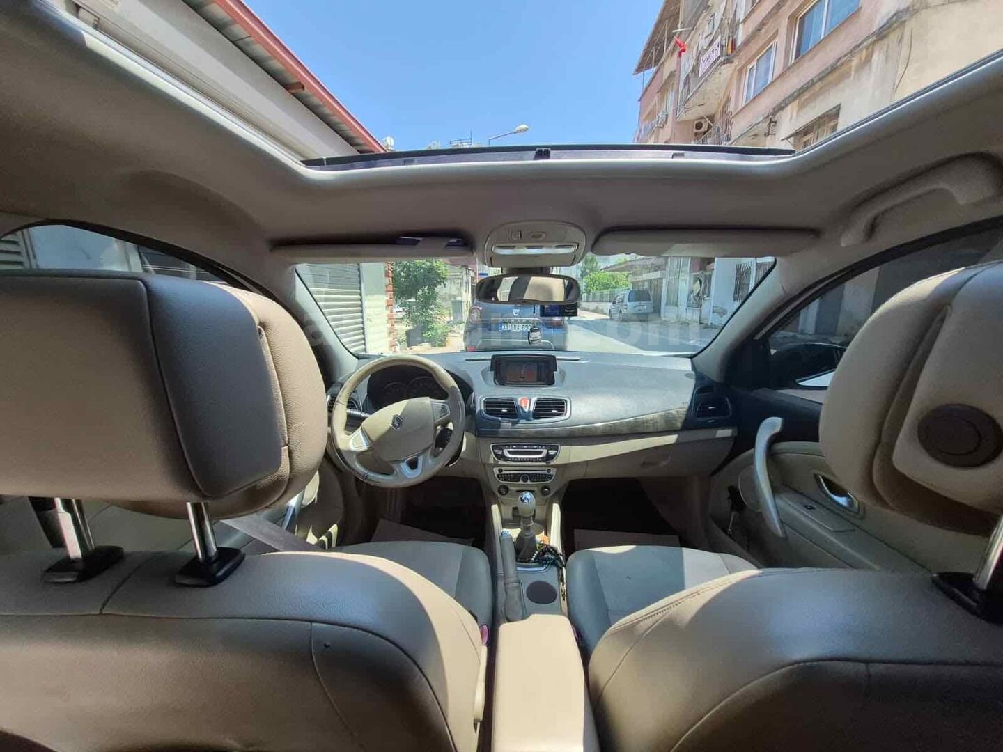 Sahibinden Renault Fluence 1.5 dCi Privilege 2012 Model Mersin 281.000 km Beyaz 2