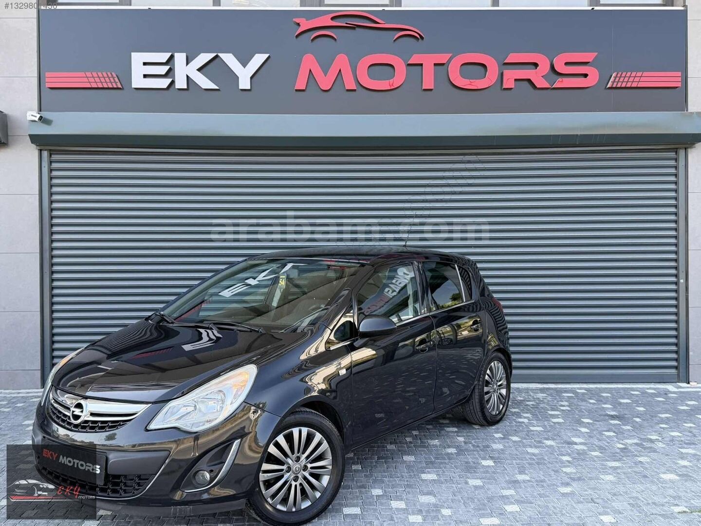 Galeriden Opel Corsa 1.4 Twinport Active 2013 Model İstanbul 200.000 km Siyah 4