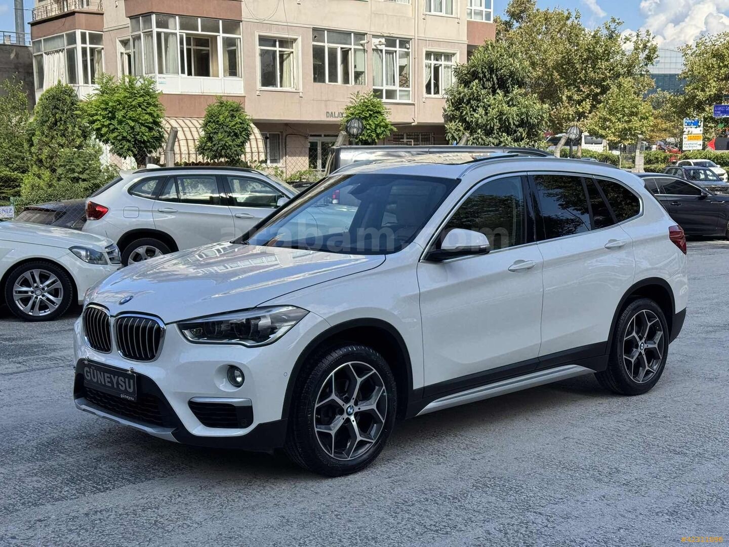 Galeriden BMW X1 16d sDrive X Line 2018 Model Kocaeli 182.000 km Beyaz 4