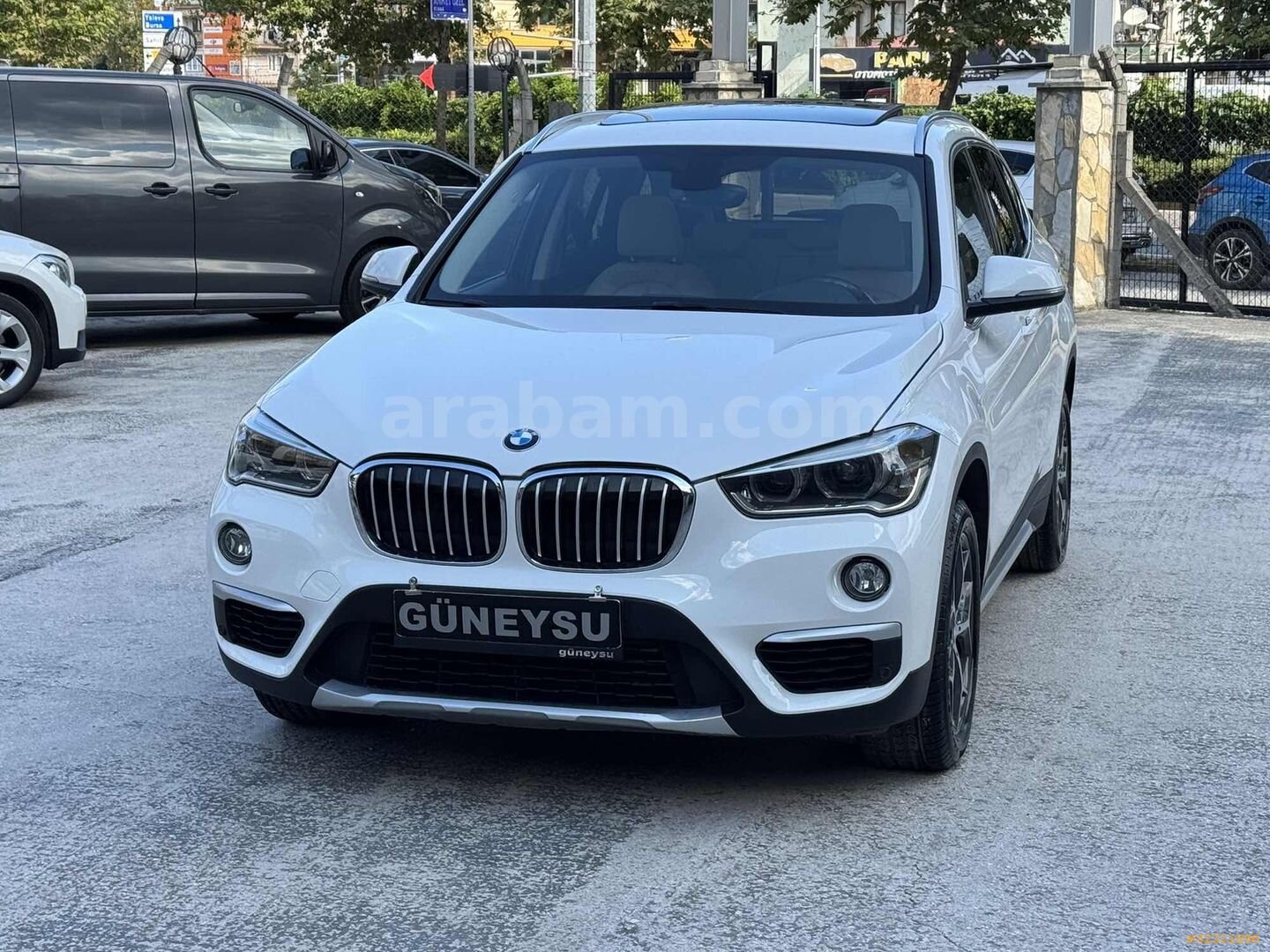 Galeriden BMW X1 16d sDrive X Line 2018 Model Kocaeli 182.000 km Beyaz 3