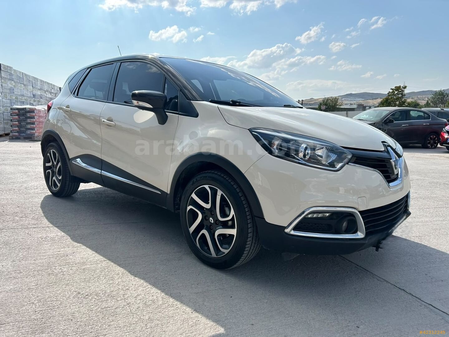 Galeriden Renault Captur 1.5 dCi Icon 2015 Model Ankara 102.581 km Beyaz 2