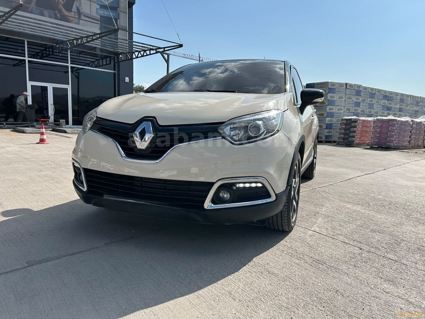 Galeriden Renault Captur 1.5 dCi Icon 2015 Model Ankara 102.581 km Beyaz 3