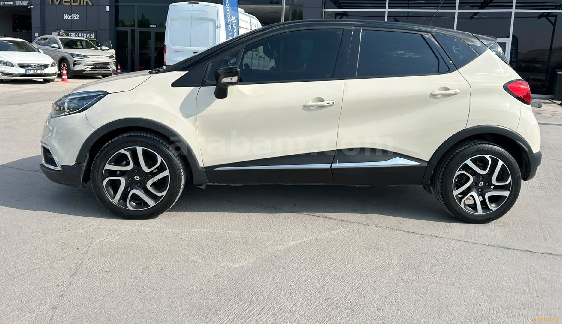 Galeriden Renault Captur 1.5 dCi Icon 2015 Model Ankara 102.581 km Beyaz 7