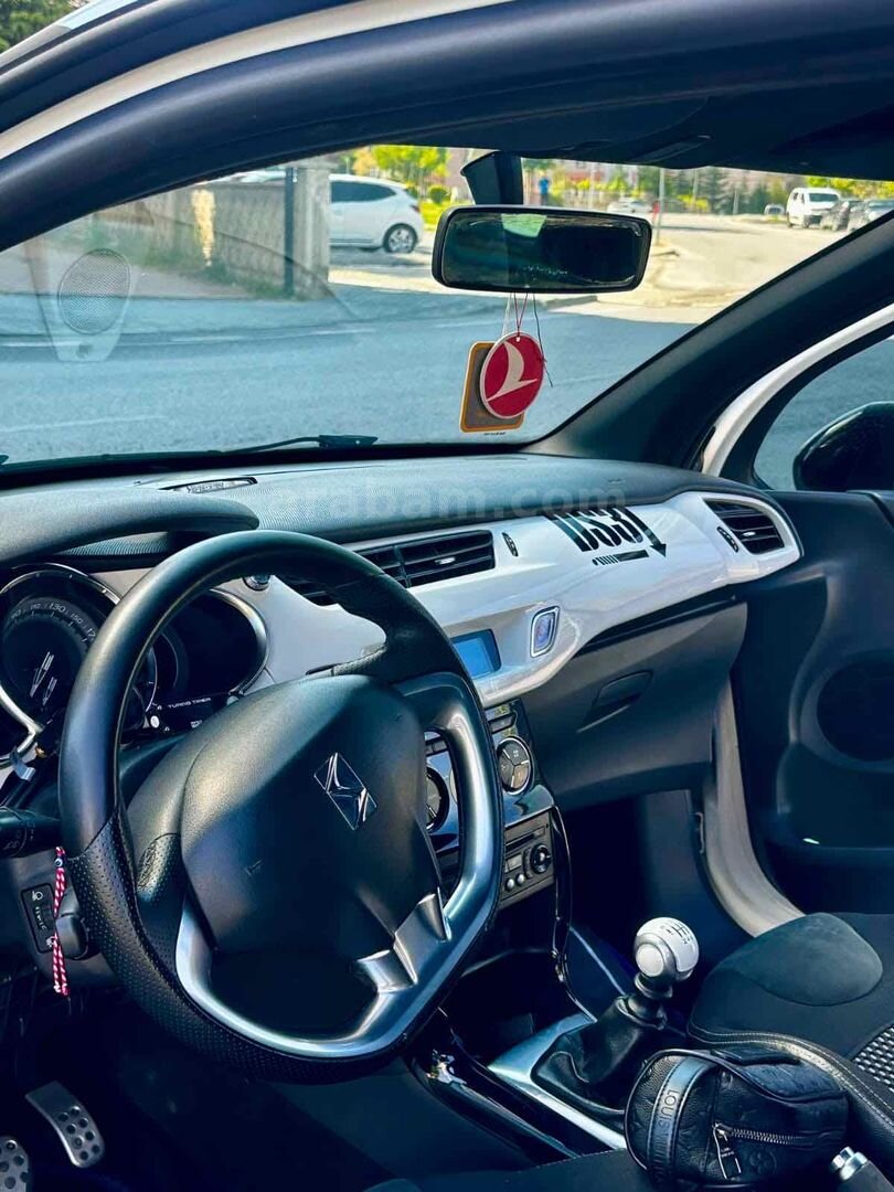 Sahibinden DS Automobiles DS3 1.6 THP DSport 2011 Model Kayseri 150.000 km Beyaz 5