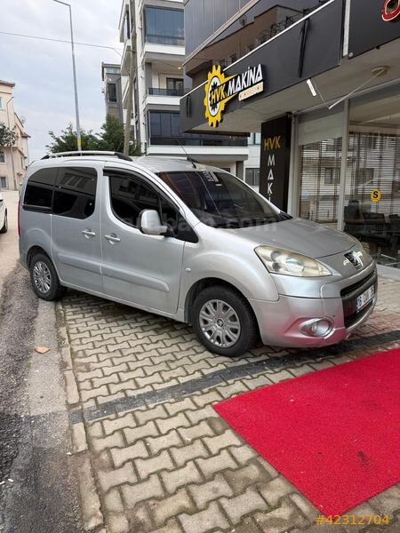 Galeriden Peugeot Partner 1.6 HDI Premium Pack 2010 Model Bursa 292.000 km Gri