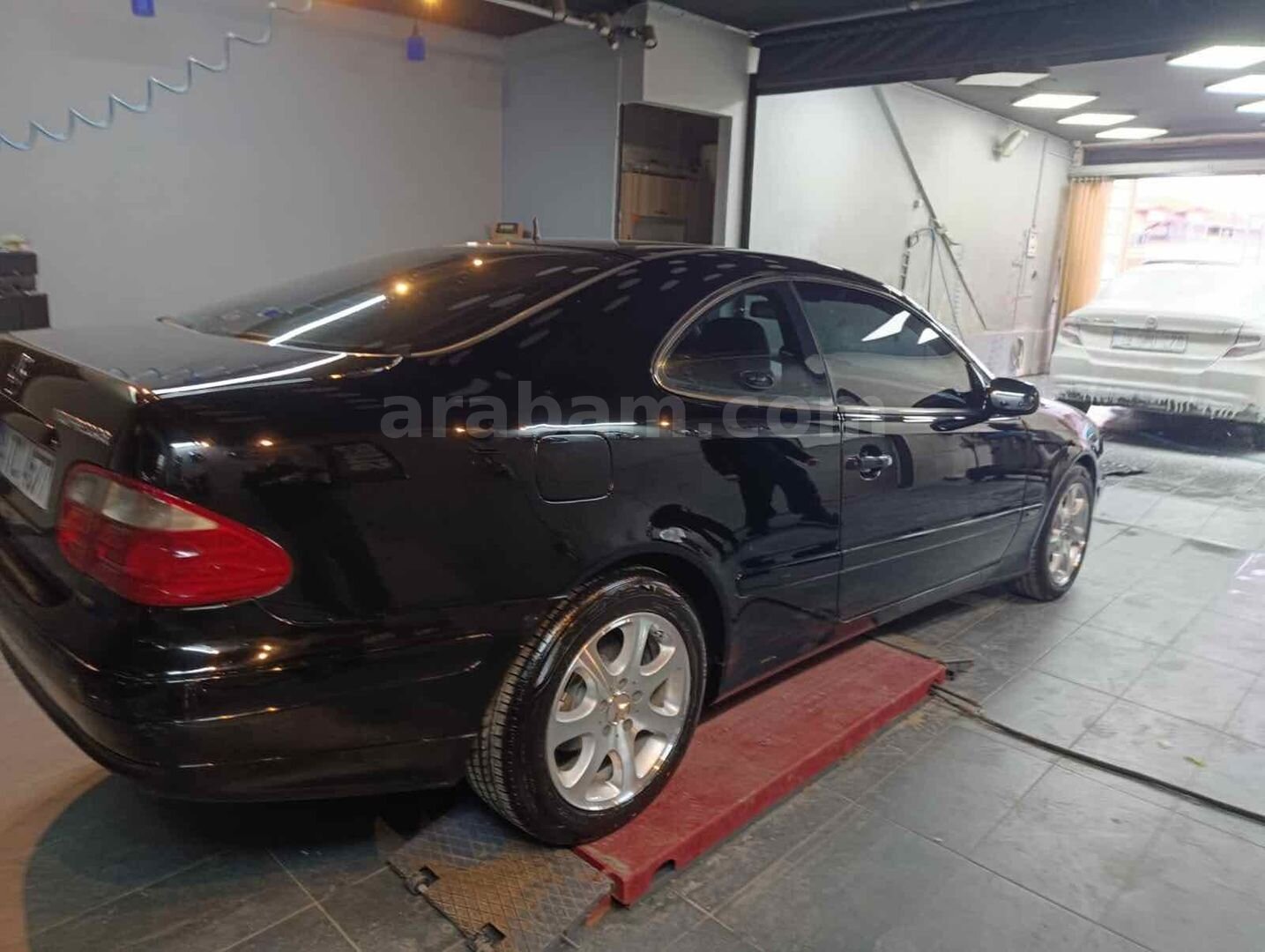 Sahibinden Mercedes - Benz CLK 200 Kompressor Avantgarde 2000 Model İstanbul 275.000 km Siyah 7