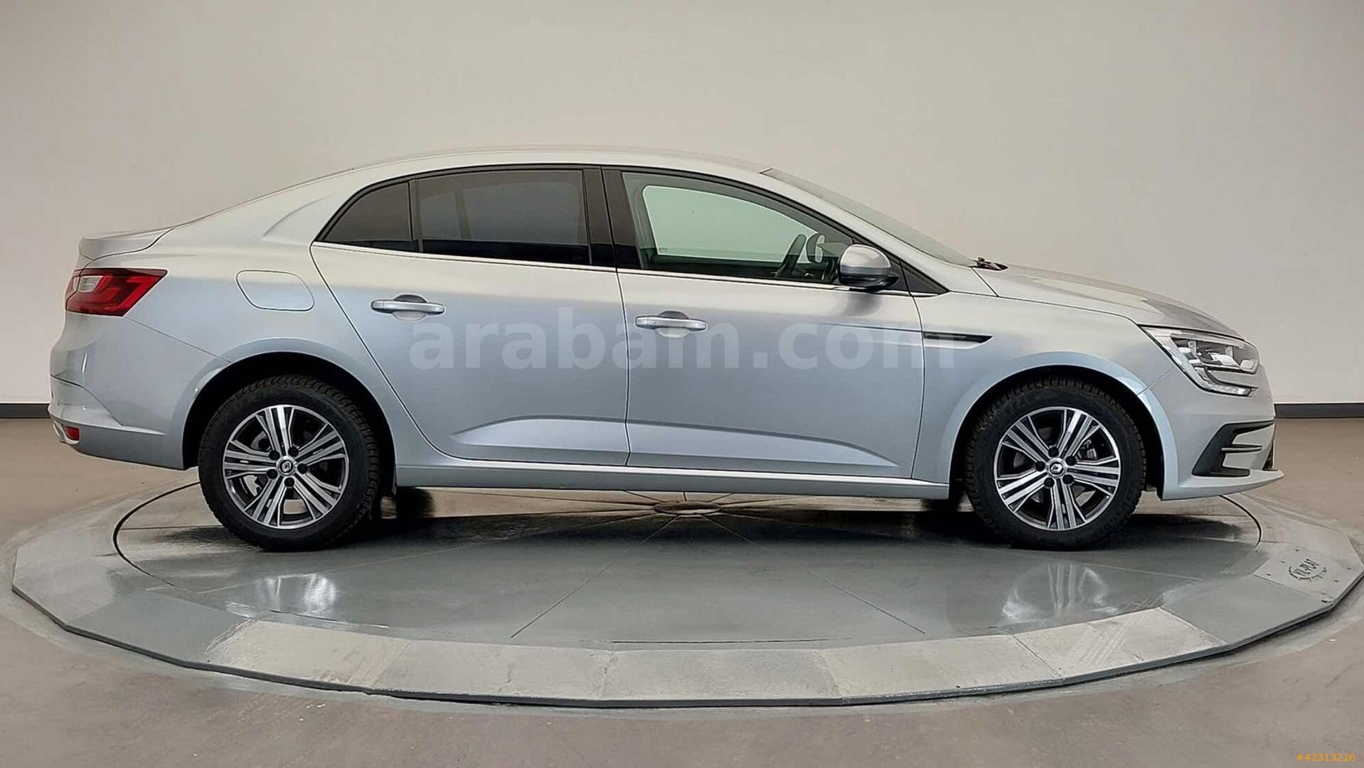 Galeriden Renault Megane 1.3 TCe Touch 2024 Model İstanbul 63.400 km Gri 4