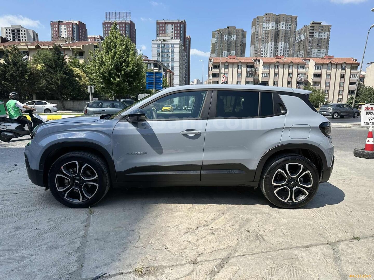 Galeriden Jeep Avenger Electric Summit 2025 Model İstanbul 10.000 km Gri 5