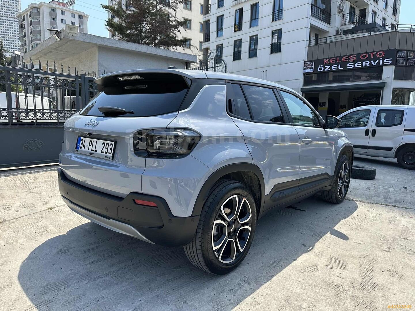 Galeriden Jeep Avenger Electric Summit 2025 Model İstanbul 10.000 km Gri 6