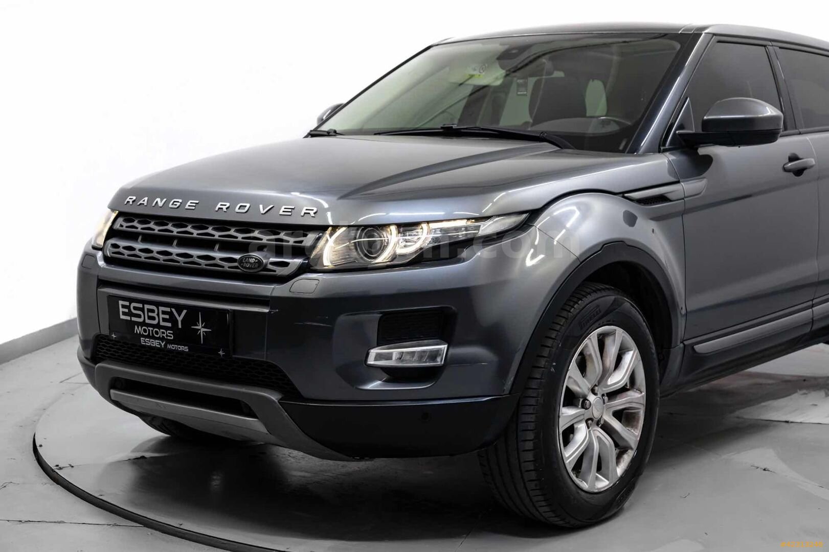 Galeriden Land Rover Range Evoque 2.0 Si4 Pure 2015 Model İstanbul 138.000 km Füme 4