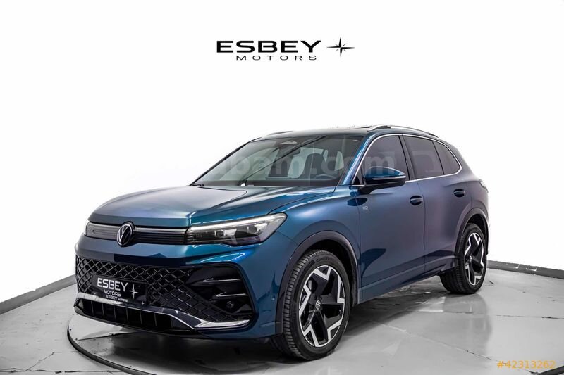 Galeriden Volkswagen Tiguan 1.5 TSI R-Line 2024 Model İstanbul 41.000 km Lacivert