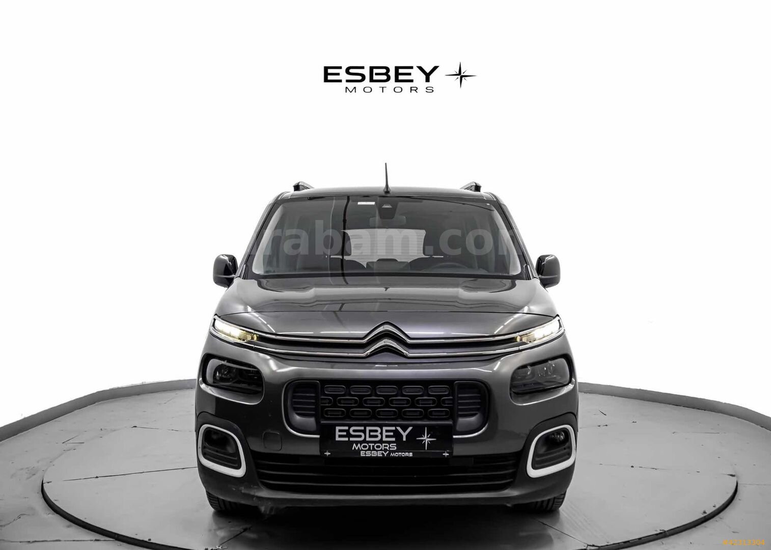Galeriden Citroen Berlingo 1.5 BlueHDI Feel Bold 2023 Model İstanbul 70.000 km Gri 2