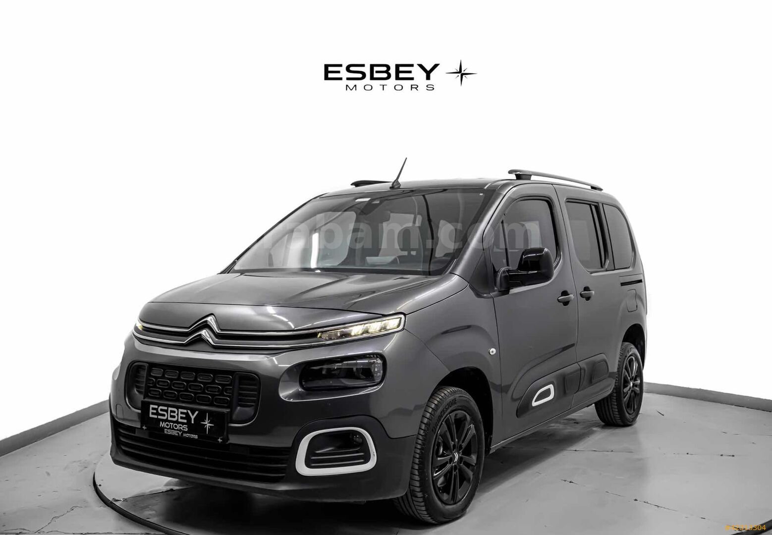 Galeriden Citroen Berlingo 1.5 BlueHDI Feel Bold 2023 Model İstanbul 70.000 km Gri 1