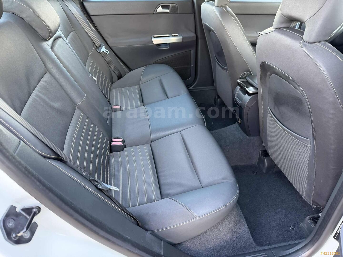 Galeriden Volvo S40 1.6 D Premium 2009 Model Denizli 277.000 km Beyaz 7