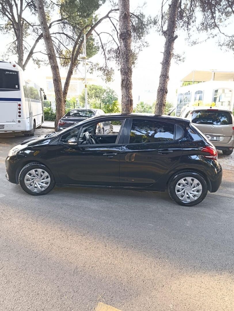 Sahibinden Peugeot 208 1.2 PureTech Access 2016 Model Manisa 169.000 km Siyah 4