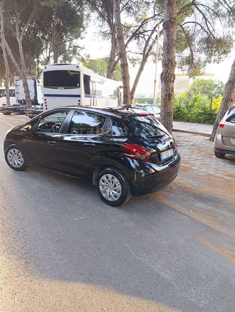 Sahibinden Peugeot 208 1.2 PureTech Access 2016 Model Manisa 169.000 km Siyah 5