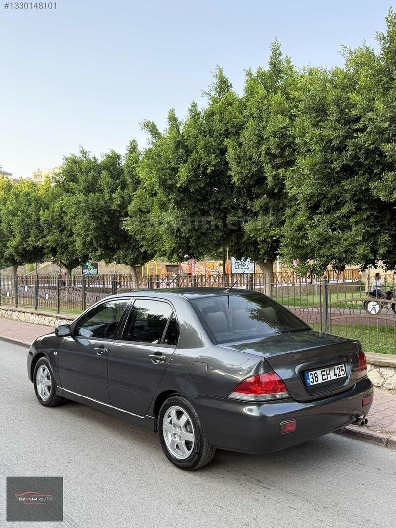 Galeriden Mitsubishi Lancer 1.6 Invite 2004 Model Adana 236.000 km Füme 5