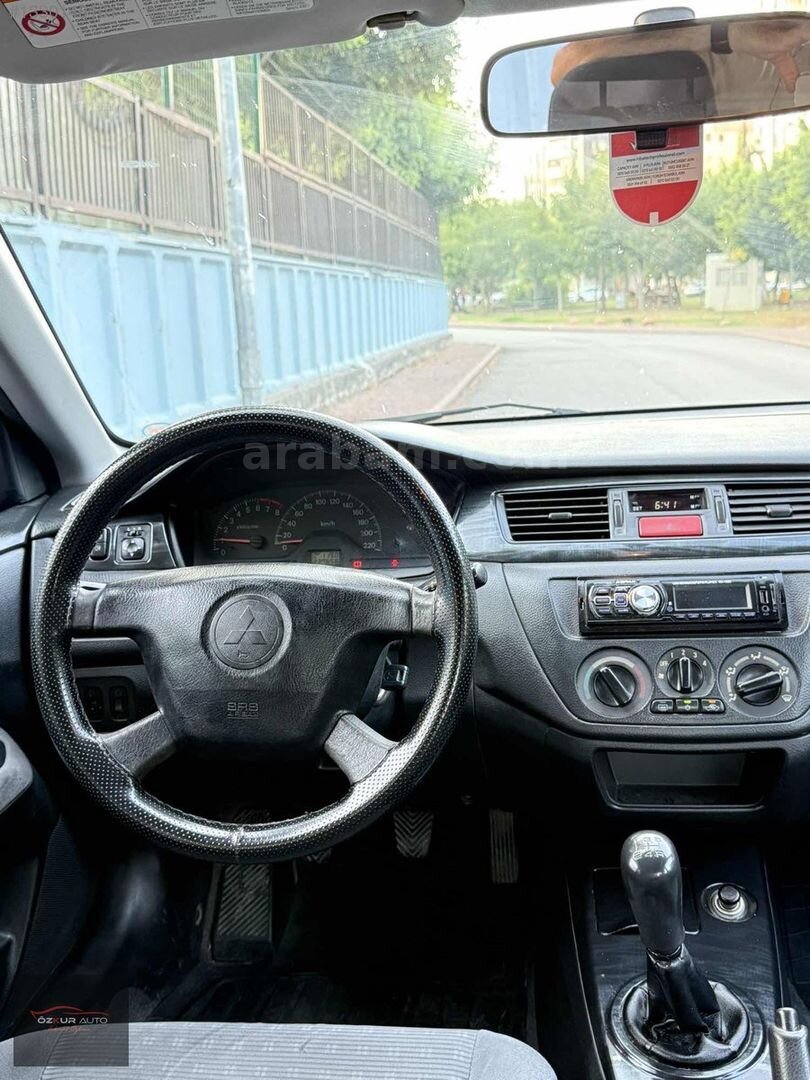 Galeriden Mitsubishi Lancer 1.6 Invite 2004 Model Adana 236.000 km Füme 3