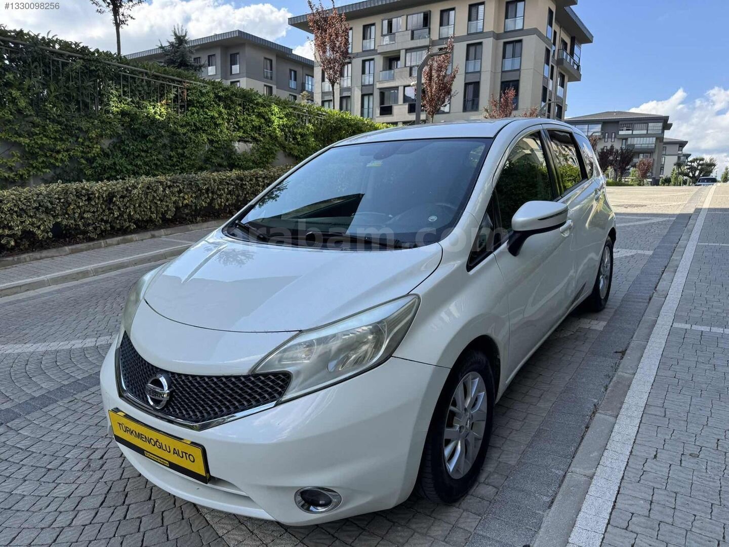 Galeriden Nissan Note 1.5 dCi Tekna 2014 Model İstanbul 330.000 km Beyaz 1
