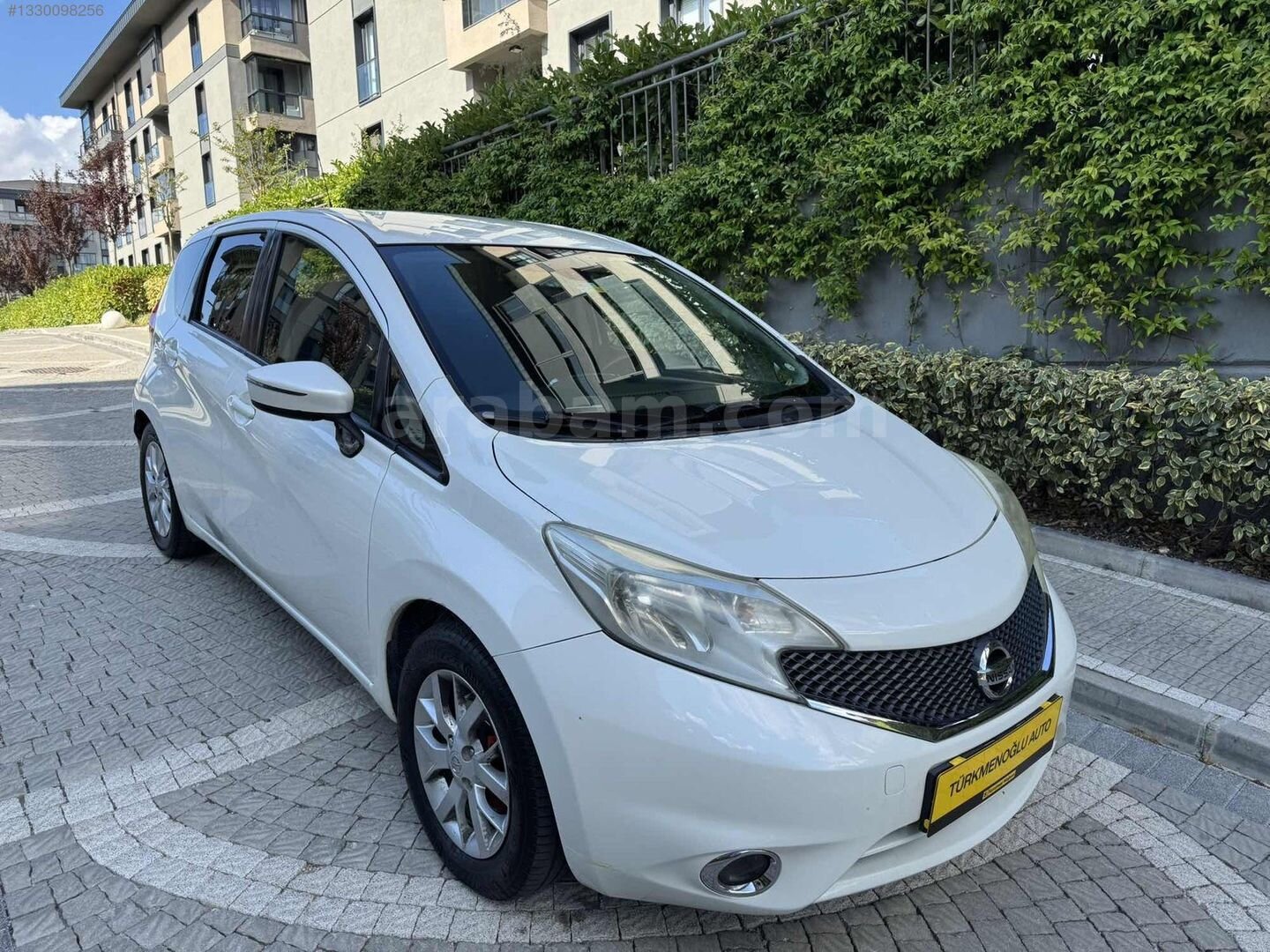 Galeriden Nissan Note 1.5 dCi Tekna 2014 Model İstanbul 330.000 km Beyaz 2