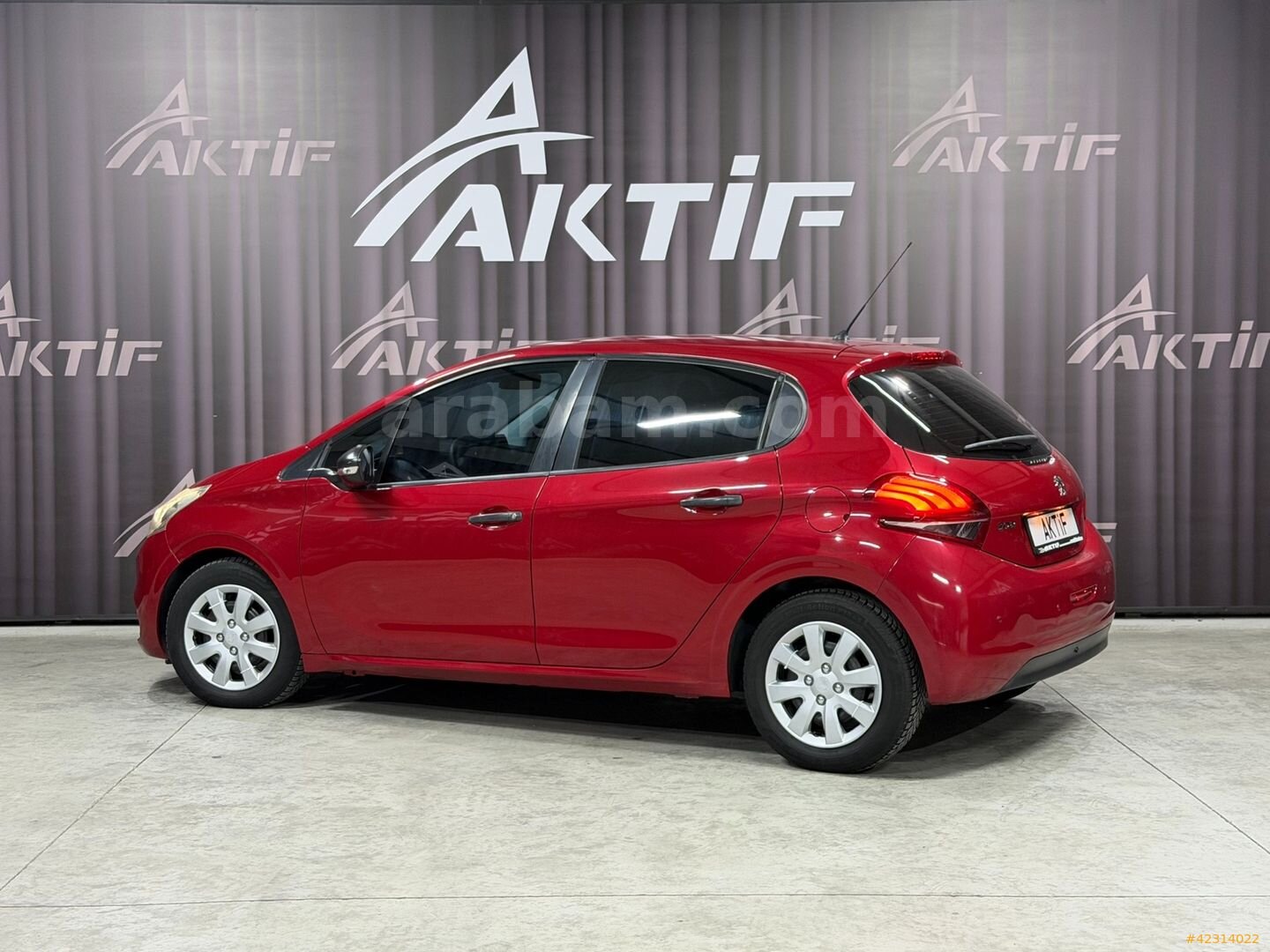 Galeriden Peugeot 208 1.2 PureTech Access 2015 Model Denizli 89.000 km Kırmızı 6