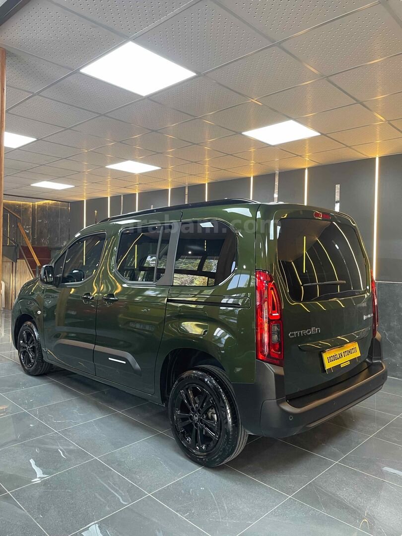 Galeriden Citroen Berlingo 1.5 BlueHDI Plus 2025 Model Adana 9.000 km Yeşil (metalik) 5
