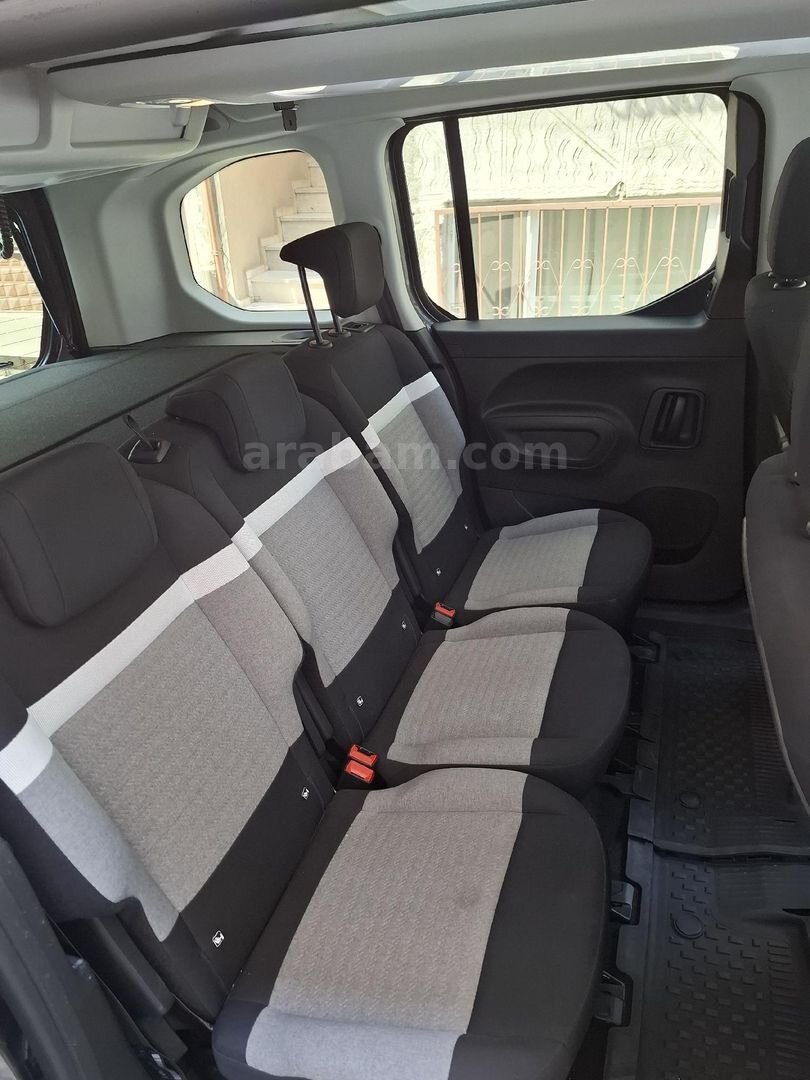 Sahibinden Citroen Berlingo 1.5 BlueHDI Shine 2023 Model İstanbul 27.100 km Gri 4