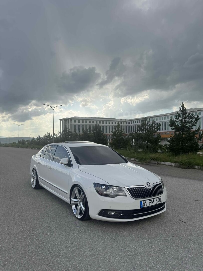 Sahibinden Skoda SuperB 1.6 TDI Elegance 2014 Model Erzurum 144.000 km Beyaz 3