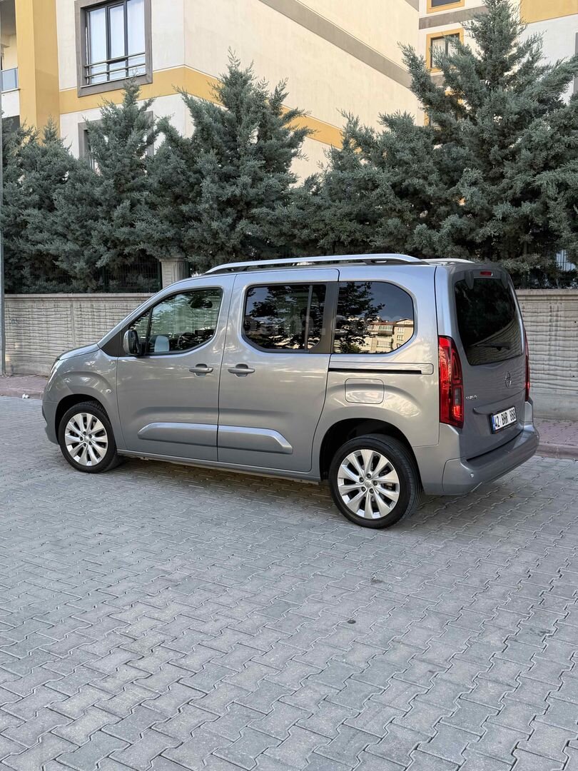 Galeriden Opel Combo 1.5 CDTI Ultimate 2020 Model Konya 163.000 km Gri 5