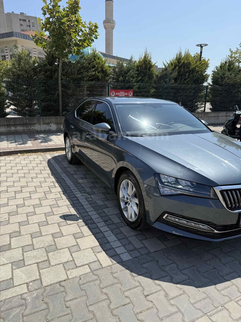 Sahibinden Skoda SuperB 1.5 TSI Premium 2021 Model İstanbul 135.000 km Gri 4