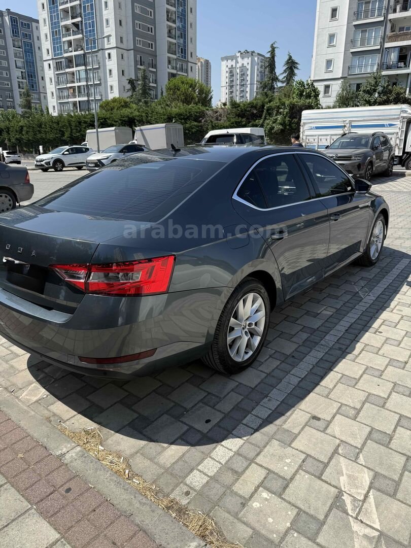 Sahibinden Skoda SuperB 1.5 TSI Premium 2021 Model İstanbul 135.000 km Gri 5